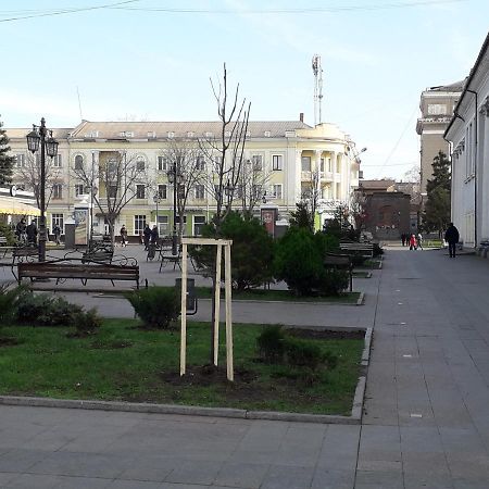 Апартаменты На Проспекте Почтовый Kryvyi Rih Exterior photo