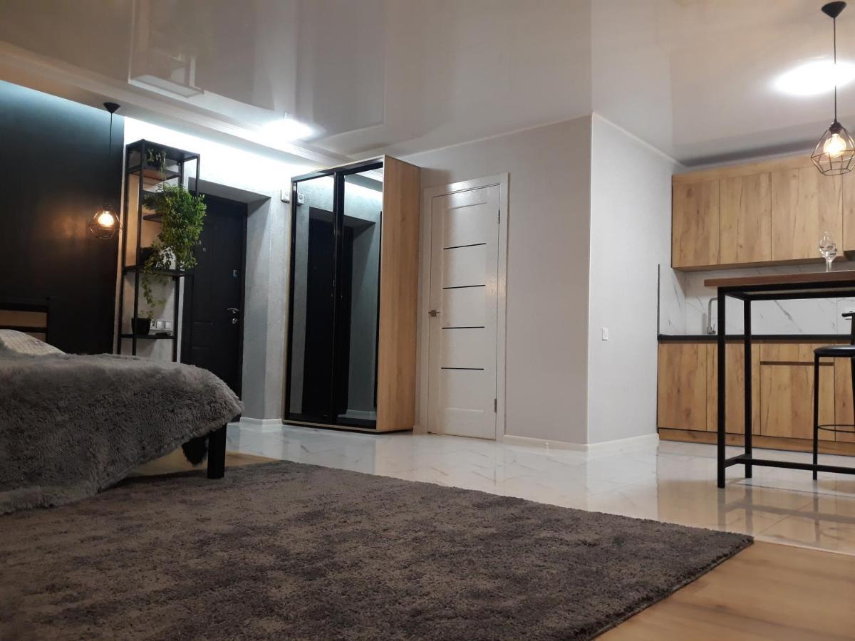Апартаменты На Проспекте Почтовый Kryvyi Rih Exterior photo
